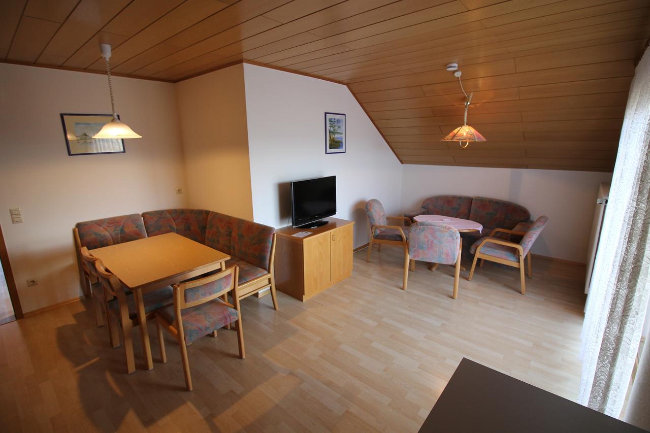 Gasthaus Und Ferienwohnungen Zum Engel Waldbrunn  Room photo